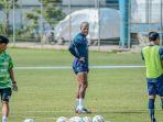 David-da-Silva-saat-masih-aktif-melakukan-latihan.jpg