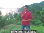 Dede-Fariz-membawakan-lagu-Ende-Lio-Maria-Ine-Dua-Nggae.jpg