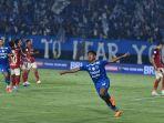 Febri-Hariyadi-pemain-Persib-Bandung-merayakan-golnya.jpg