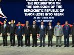 Foto-bersama-Sekjen-bersama-para-pemimpin-ASEAN-usai-seremoni-pembukaan-KTT-ke-47-ASEAN.jpg