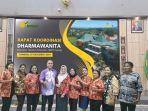 Foto-bersama-usai-rapat-kerja.jpg
