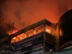 Glodok-Plaza-Terbakar.jpg