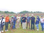 Guru-Besar-IPB-dan-tim-saat-melihat-langsung-domba-Rote.jpg