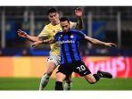 Hakan-Calhanoglu-tetap-diturunkan-membela-Inter-Milan.jpg