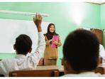 Ilustrasi-kegiatan-belajar-mengajar-di-kelas.jpg