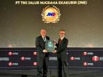 JNE-Kembali-Raih-Penghargaan-Courier-of-The-Year-di-Indonesia-Logistics-Awards-2025.jpg