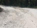 Jalan-malaka-rusak-parah-sekali.jpg