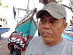 KELUARGA-Idris-Muhammad-salah-satu-kerabat-dekat-korban-saat-diwawancarai.jpg