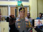 Kapolresta-Kupang-Kota-Kombes-Pol-Aldinan-RJH-Manurung-memberikan-keterangan.jpg
