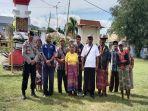 Kasat-Intel-Polres-TTU-dan-Kasat-Samapta-Polres-TTU-bersama-perwakilan-warga-Desa-Kaubele.jpg
