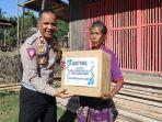 Kasat-Lantas-Polres-Ende-Iptu-Robby-Buu-SH-saat-turun-ke-lapangan-dan-memimpin.jpg