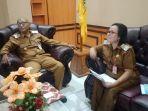 Kepala-BKPSDM-bersama-Plt-Sekda-adakan-jumpa-pers.jpg