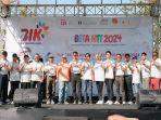 Kepala-OJK-NTT-Penjabat-Gubernur-NTT-bersama-mitra-terkait-pose-bersama-dalam.jpg