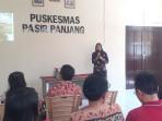 Kepala-UPTD-Puskesmas-Pasir-Panjang-dr-Eka-M-Rahmawati-mempresentasikan-materi.jpg