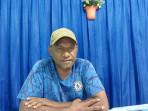 Ketua-Liga-1-Flores-Timur-Vincent-Bugis-Hurint-memberikan-penjelasan-soal-larangan-live-streaming.jpg