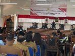 Ketua-panitia-khusus-Pansus-LKPJ-Bupati-Tahun-Anggaran-2024-Laurens-Abiaktho-Ratu-Wewo.jpg