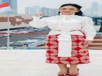 Krisdayanti-bangga-kenakan-batik.jpg