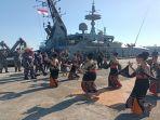 Lantamal-Vll-Kupang-menyambut-Angkatan-Laut-Australia-dengan-tarian-Rote.jpg