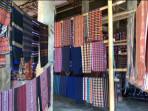 Lapak-tenun-ikat-di-Pasar-Alok-Maumere-Kelurahan-Kota-Uneng.jpg