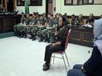 Mama-angkat-Prada-Lucky-bersaksi-dalam-persidangan-di-Pengadilan-Militer-III-15-Kupang.jpg