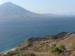 Memandang-laut-dari-Bukit-Doa-Watomiten-di-Desa-Bour-1.jpg