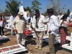 Menhan-Prabowo-Subianto-saat-berziarah-ke-Taman-Makam-Pahlawan-Seroja-Atambua.jpg