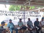 Nelayan-dan-Pedagang-Ikan-PPI-Oeba-Geram.jpg