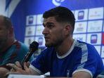 Nick-Kuipers-memberikan-keterangan-pers-menjelang-laga.jpg