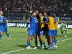 Para-pemain-Persib-Bandung-merayakan-gol.jpg
