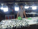 Pedagang-Ikan-di-Pasar-Naikoten-Kota.jpg