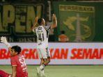 Pemain-senior-Bali-United-Irfan-Jaya-saat-merayakan-gol-ke-gawang-Persebaya.jpg