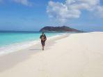 Pemandangan-pasir-putih-di-Pulau-Salura-Sumba-Timur.jpg