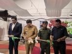 Pengguntingan-pita-saat-Grand-Opening-Cafe-Flothia.jpg