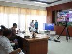 Penjabat-Gubernur-NTT-Andriko-Noto-Susanto-mengikuti-webinar-yang-diselenggarakan-BPOLBF.jpg