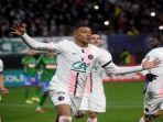 Penyerang-PSG-Kylian-Mbappe-Kini-Ada-di-Madrid-Indikasi-Kuat-Bergabung-dengan-Real-Madrid.jpg