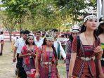 Peserta-karnaval-dalam-rangka-memeriahkan-festival.jpg