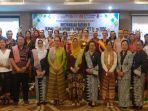 Pose-bersama-Kepala-Dinas-Kesehatan-dengan-pengurus-IBI-dan-peserta-Musda-IV.jpg