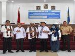 Pose-bersama-Sekretaris-Daerah-Kota-Kupang-Fahrensy-Priestley-Funay-Asisten-Sekda.jpg