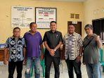 Pose-bersama-anggota-DPRD-NTT-dengan-warga.jpg