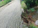Pose-tanah-longsor-di-jalan-raya-pada-titik.jpg