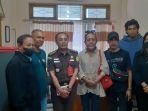 Putu-Gede-Sugiarta-saat-menerima-aliansi-Solidaritas.jpg