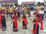 Ratusan-anak-dan-guru-SDN-Weekarou-sambut-bunda-paud.jpg