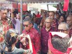 Rayakan-Natal-Sekjen-PDIP-Hasto-Kristiyanto-Disambut-Warga-Flores-Timur.jpg