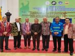 Rektor-UKAW-Kupang-ujung-kiri-Prof-Dr-Ir-Godlief-Neonufa-MT-berpose-bersama.jpg