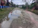 Ruas-jalan-di-waikabubak-rusak.jpg