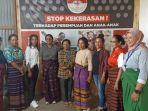 Sejumlah-aktivis-perempuan-di-Lembata-berkumpul-di-Sekretariat-LSM-Permata.jpg