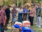 Serahkab-bantuan-di-Kobalima.jpg