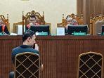 Sidang-Perdana-Tom-Lembong.jpg