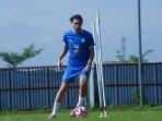 Sosok-penyerang-baru-Persib-Bandung-Andrew-Jung.jpg