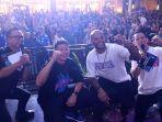 Striker-Persib-David-da-Silva-nobar-dengan-bobotoh.jpg